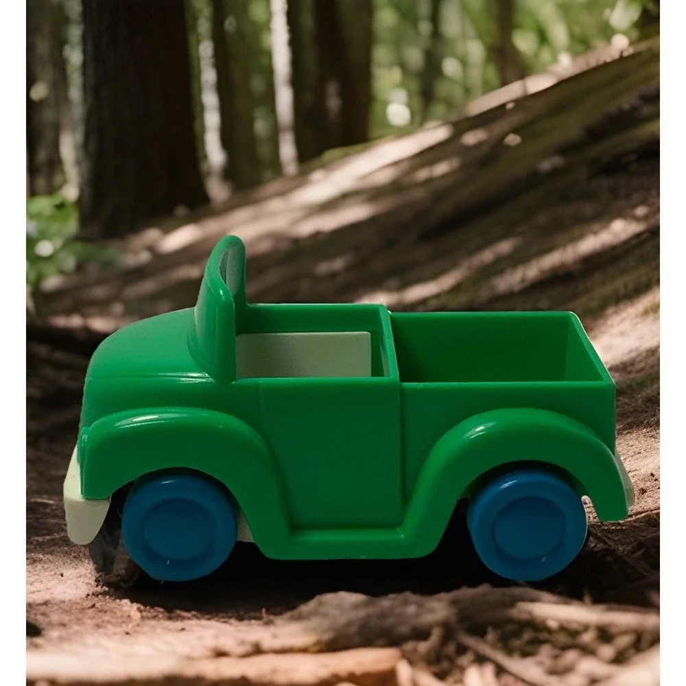 Vintage ILLCO GREEN CAR VEHICLE Blue Wheels Two Seats Jim Henson Muppets‎